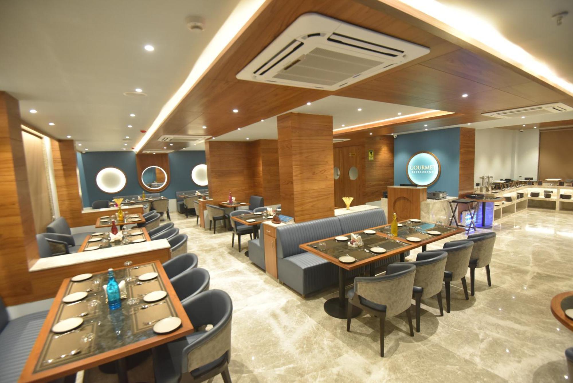 Kings Kraft Tremezzo Inn, Somnath Luaran gambar
