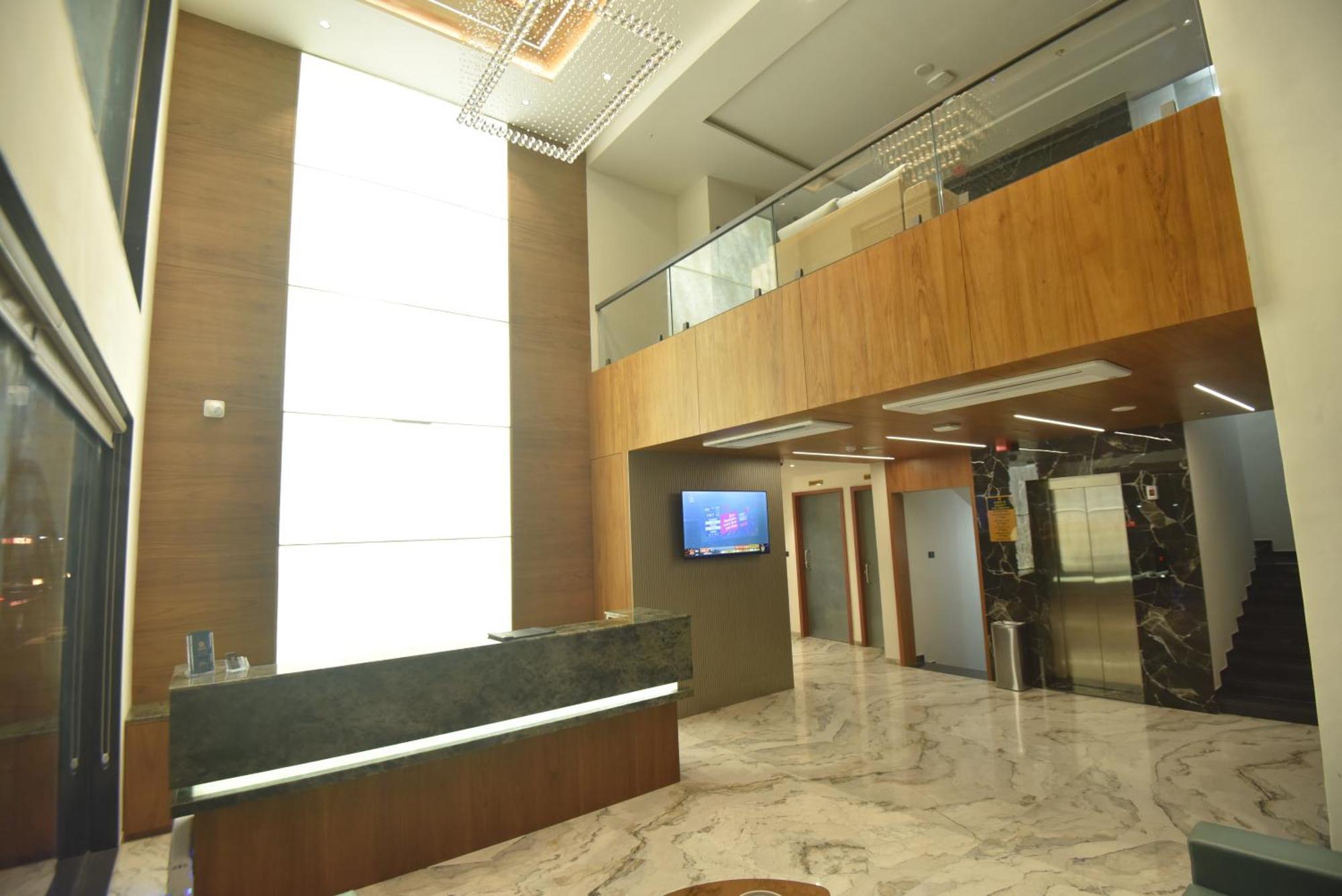 Kings Kraft Tremezzo Inn, Somnath Luaran gambar